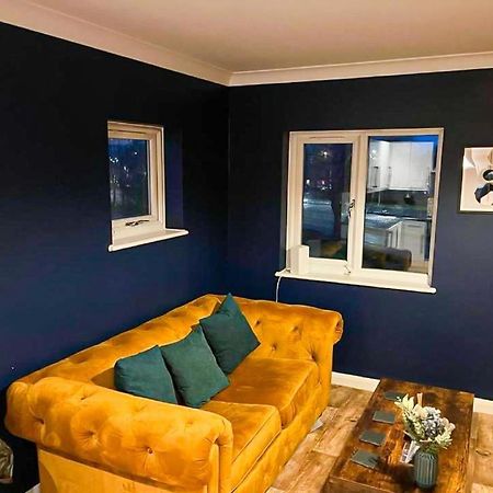 Stylish & Modern Apartment - Southend Stays Kültér fotó